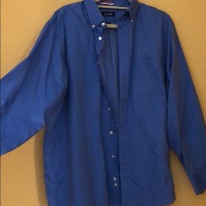 A very nice blue men’s dress shirt. Chaps